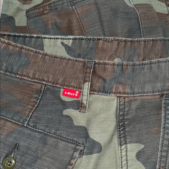 Levi’s Camo cargo short size 31 - Picture 4 of 9